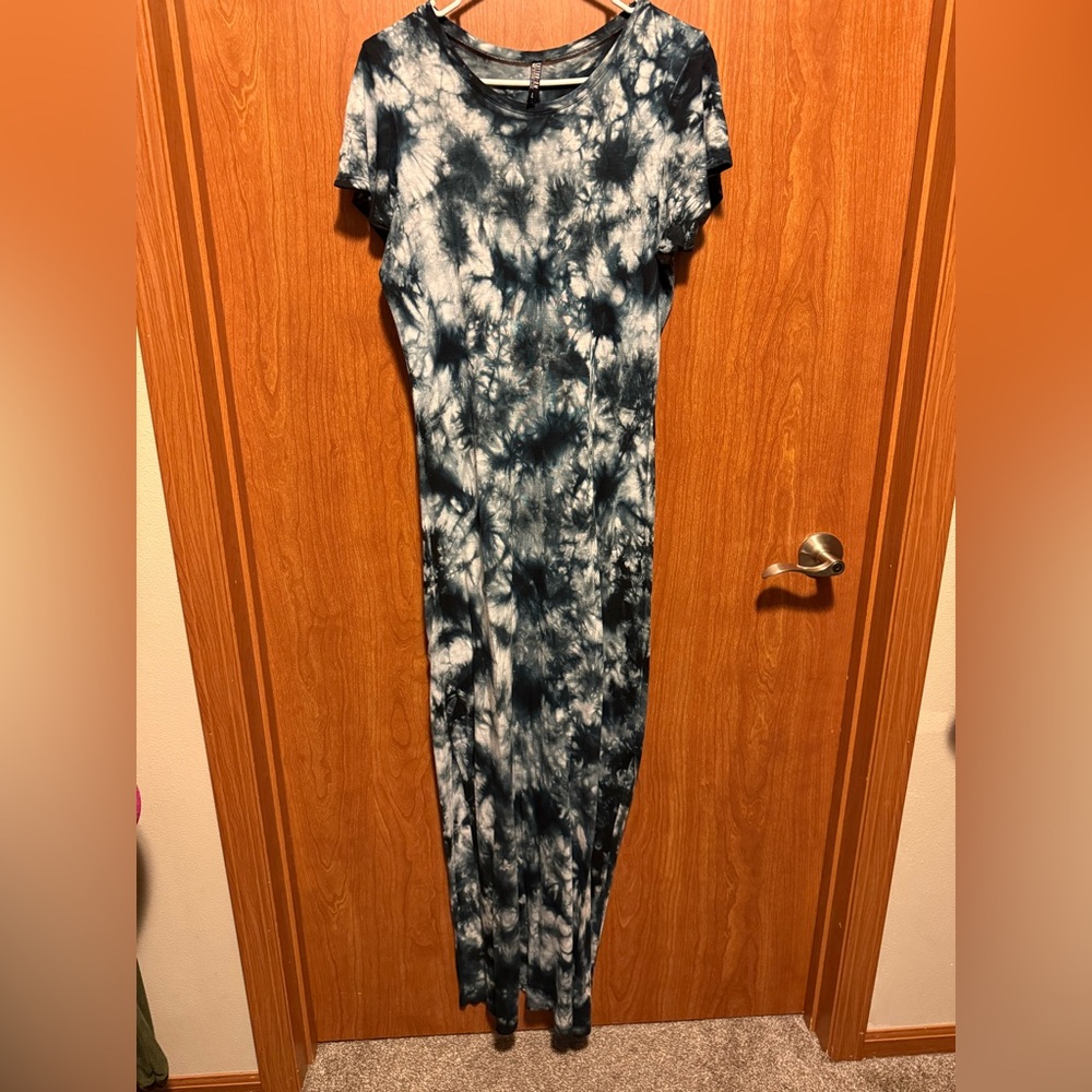 Blue Tie-Dye Maxi Dress